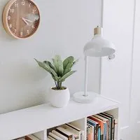 Lampe sur meuble